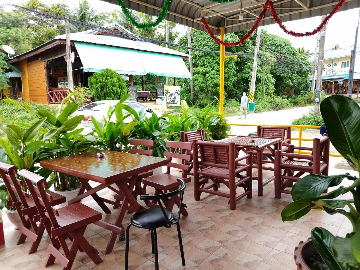 Phatra Hostel Thong Sala Exterior photo