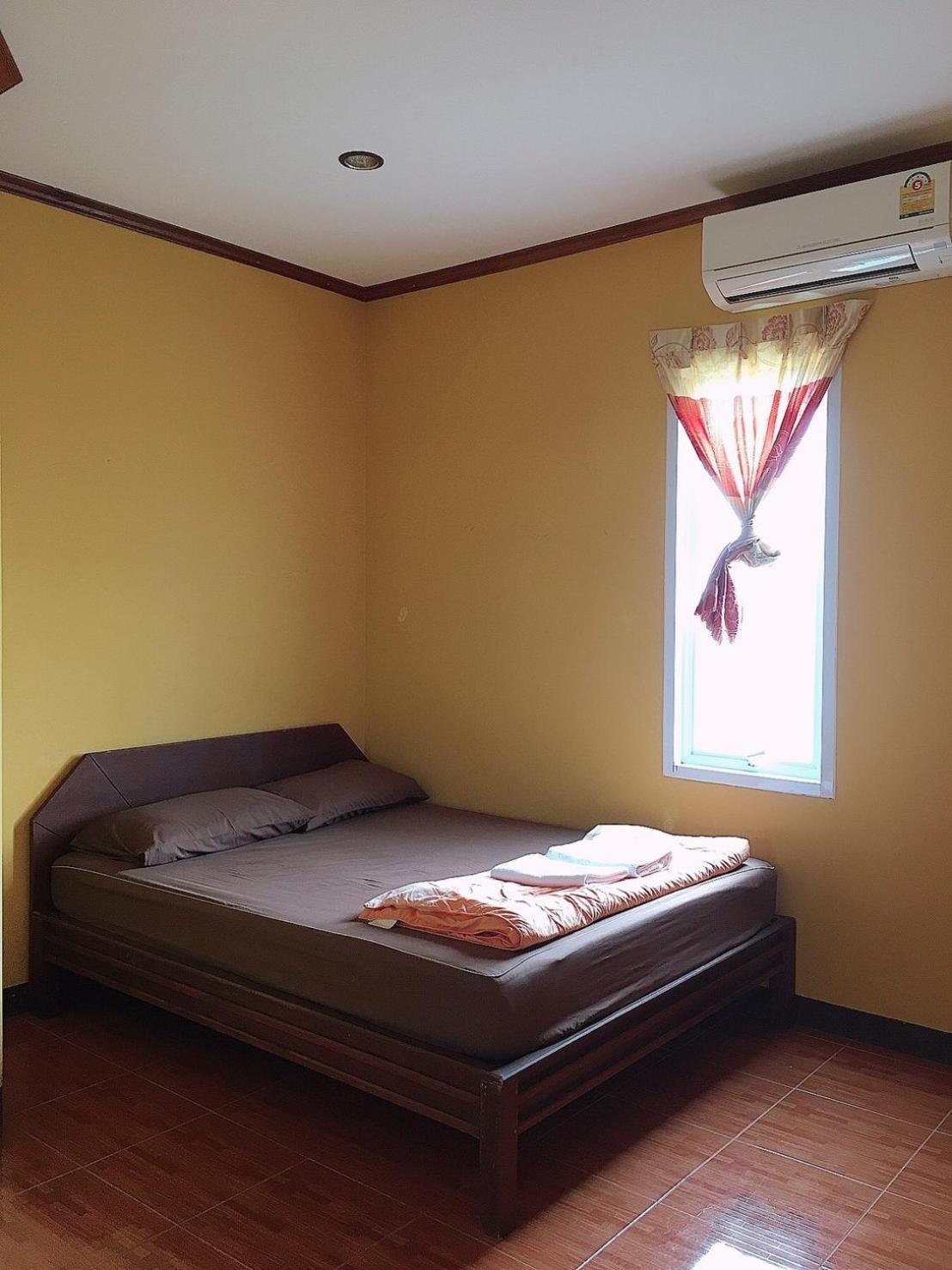Phatra Hostel Thong Sala Exterior photo